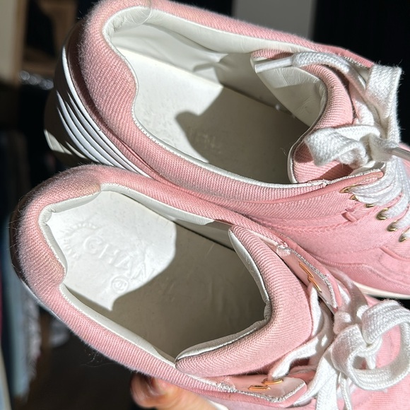 Chanel pink canvas trainer sneaker - Picture 3 of 7
